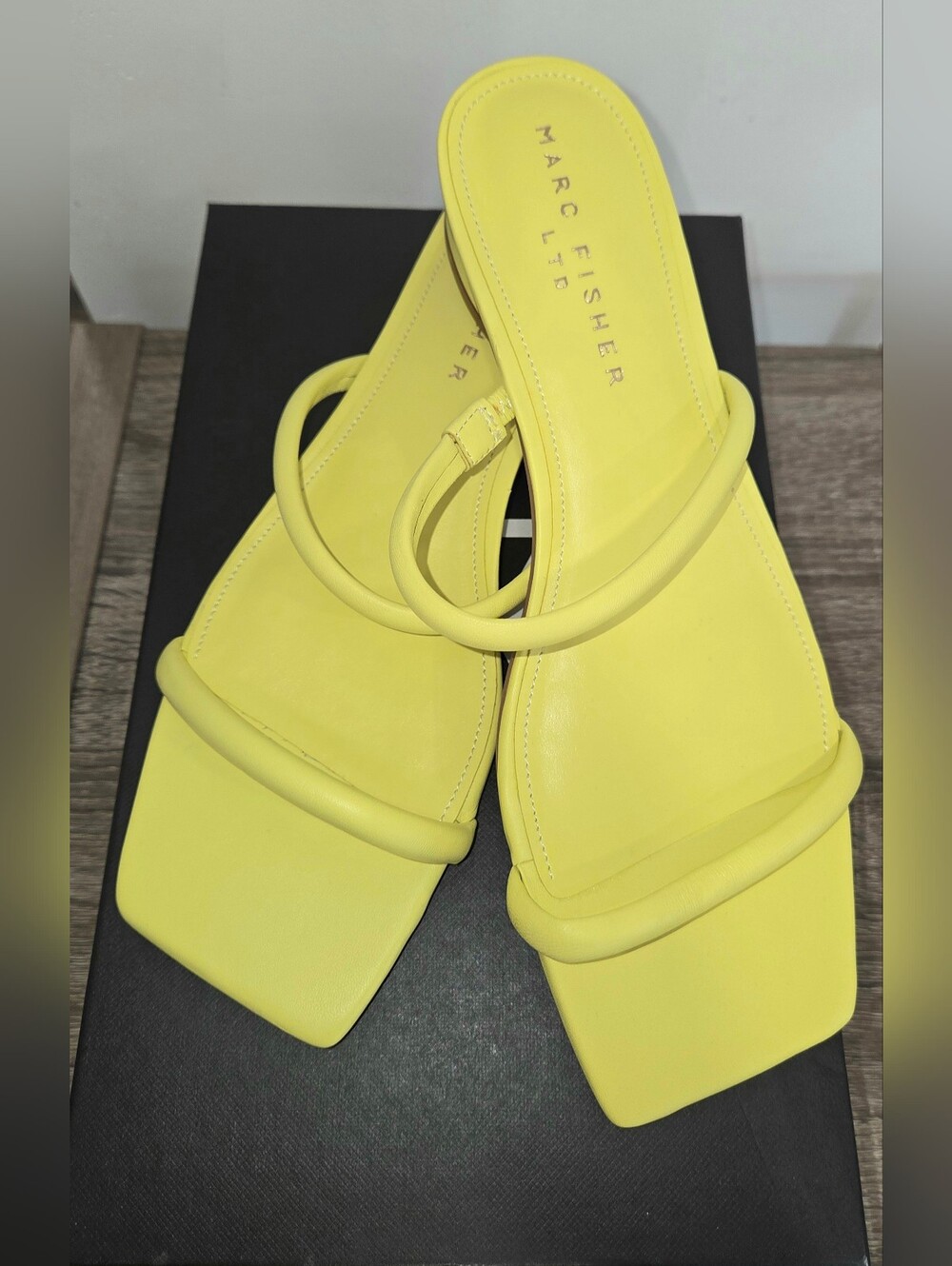 Marc Fisher LTD Women's Raelyn Yellow Square Toe Heeled Sandals 9M - Picture 2 of 8